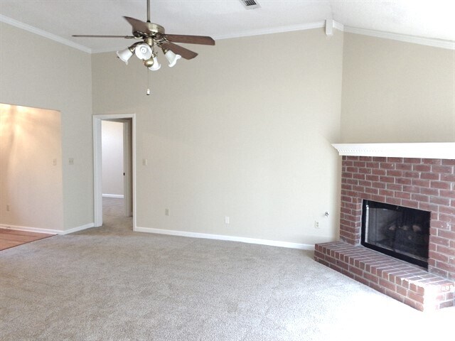 Building Photo - 5026 Springtree Dr