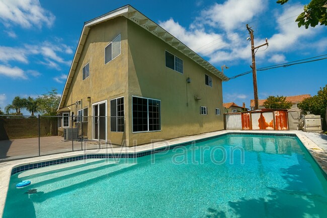 Building Photo - 11500 Cozumel St