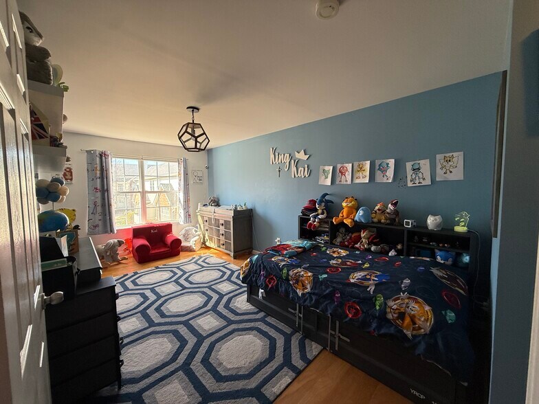 Building Photo - 334 Bowler Ct