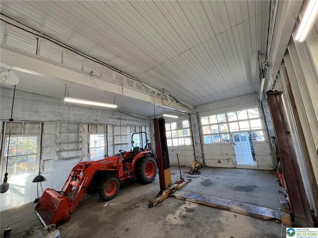 Building Photo - 139 Main St