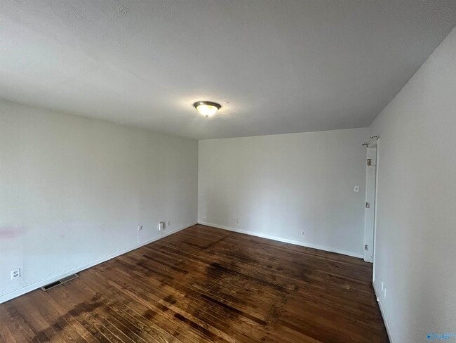 Building Photo - 603 Hal St NW