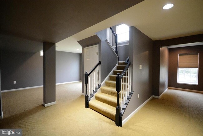 Building Photo - 120 Galyn Dr