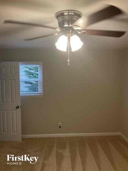 Building Photo - 184 Fremont Loop