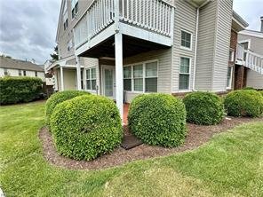 Building Photo - 4044 Laurel Green Cir