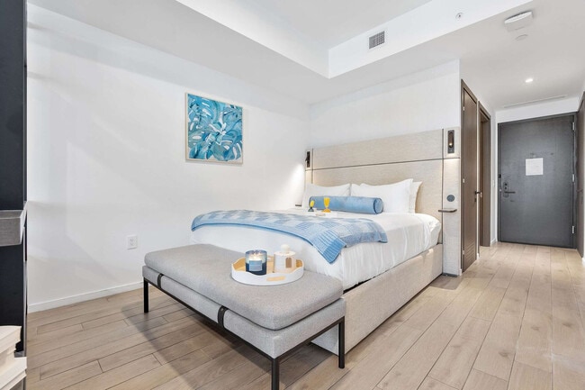 Building Photo - 398 NE 5th St