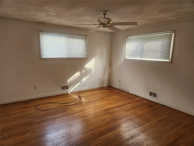 Building Photo - 908 Case Dr