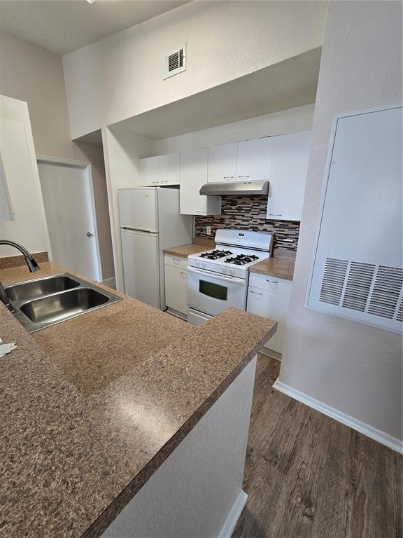 Building Photo - 1604 Columbia Arms Cir