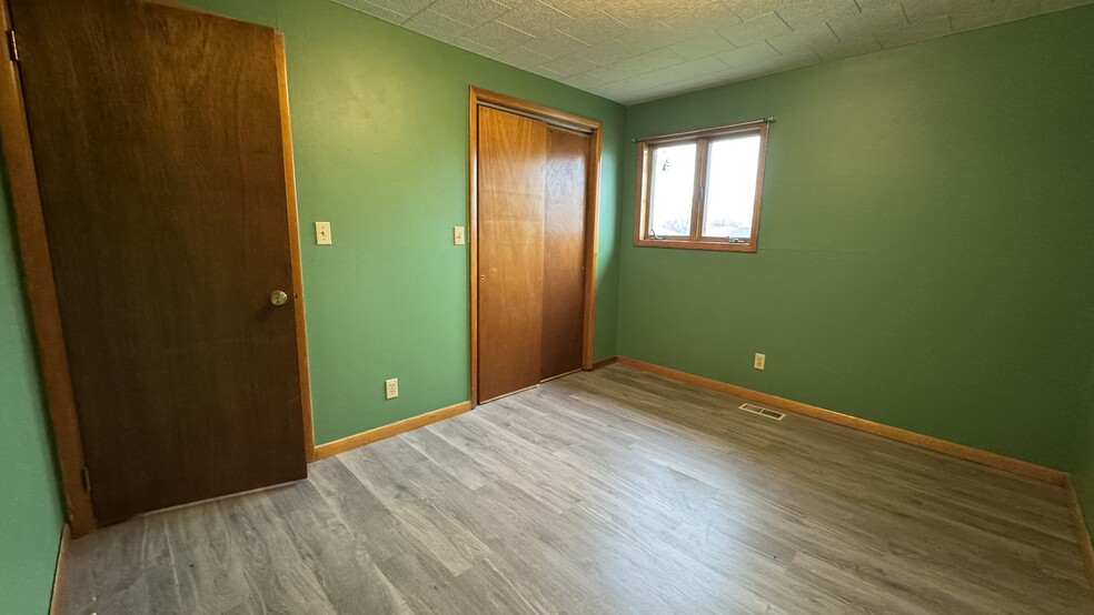 Bedroom 2 - 155 Evergreen Pl