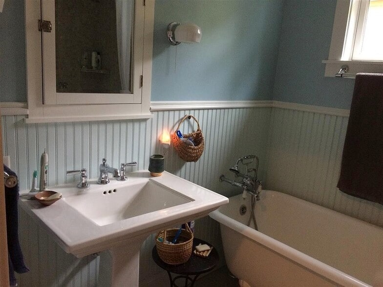 Building Photo - 211 East St