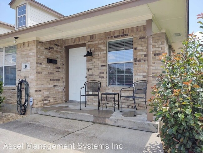 Building Photo - $1195 -Charming duplex in Pilot Point