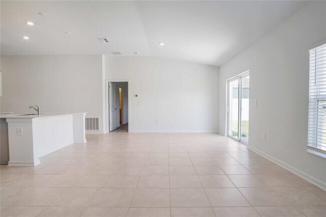 Building Photo - 668 Sand Pne Ln