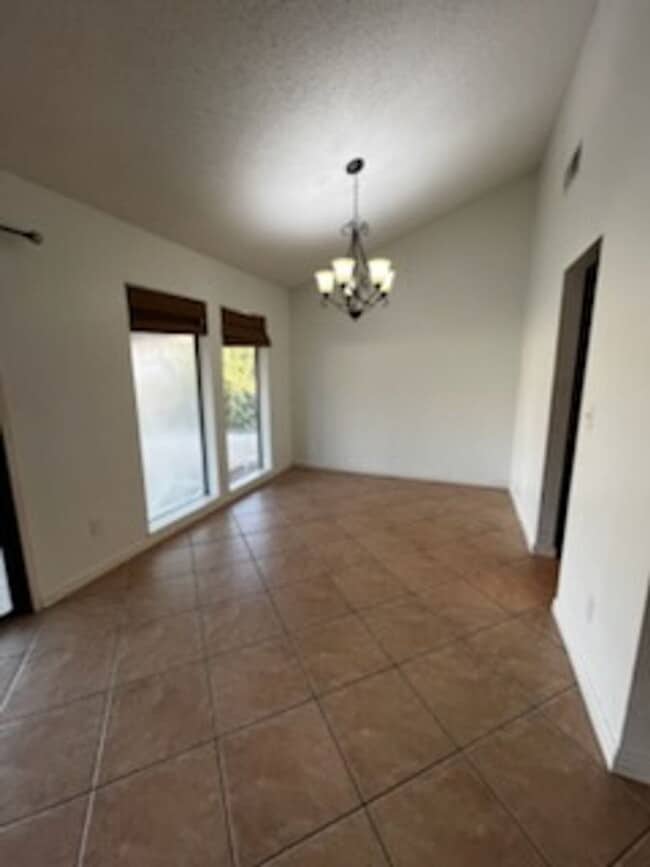 Building Photo - 3613 Dovewood St