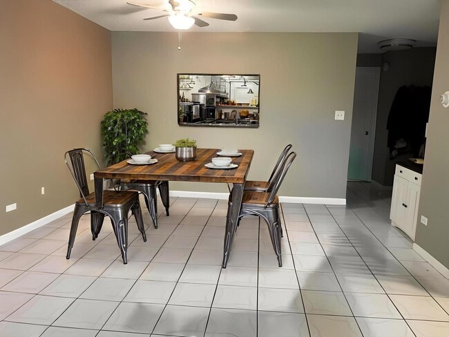 Building Photo - 1003 Centurion Ln