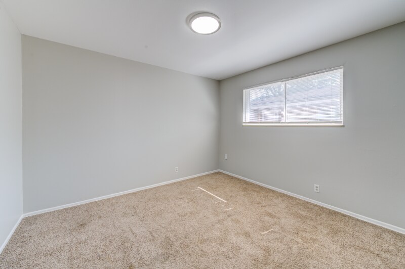 Building Photo - 10768 Tropic Dr