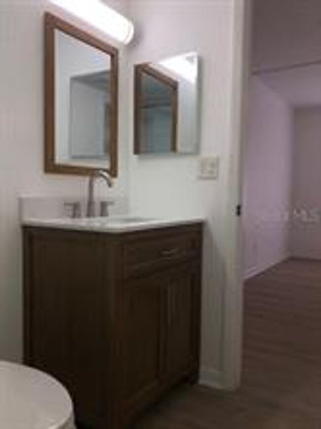 Building Photo - Remodeled 2 Bedroom, 2 Bath Condo in The P...