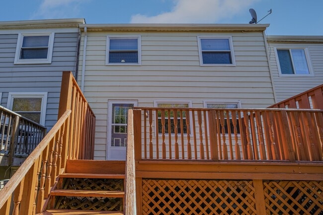 Building Photo - 8032 St Annes Ct
