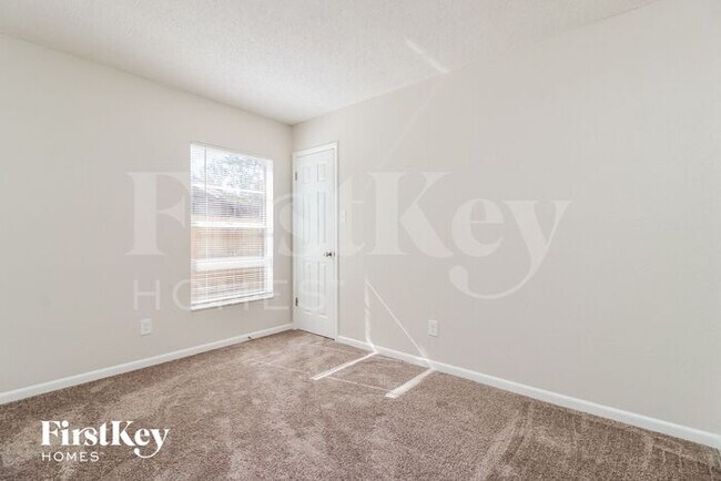 Building Photo - 1625 Gardner Dr