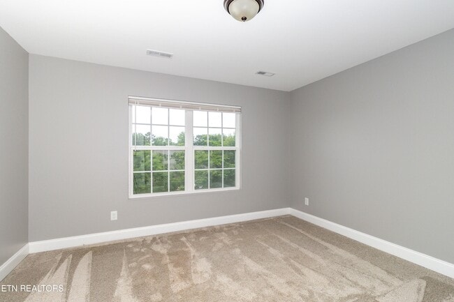 Building Photo - 926 Warrior Hill Dr