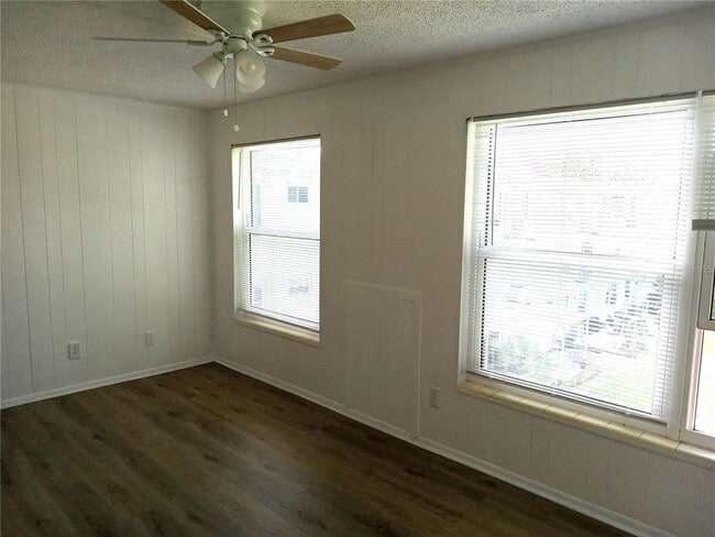 Building Photo - 2359 Finlandia Ln