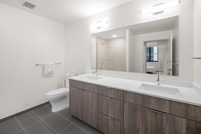 Building Photo - 1051 First St NE