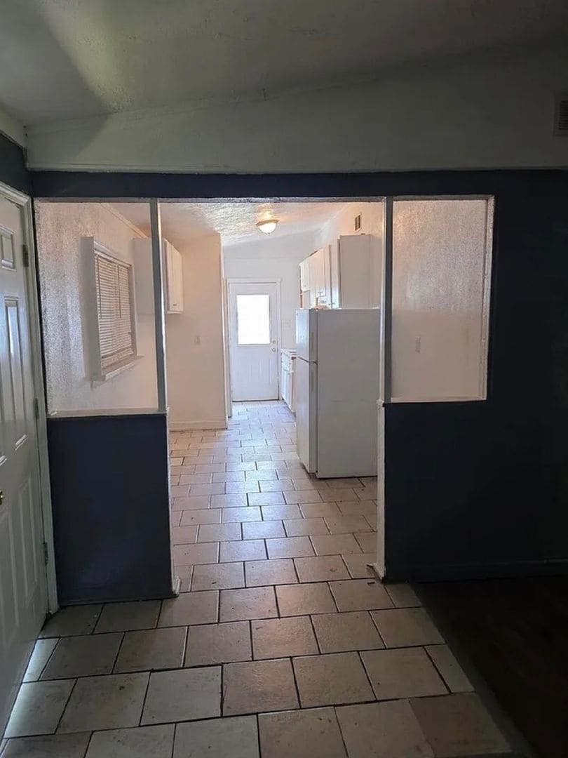 Building Photo - 148 St James Ln