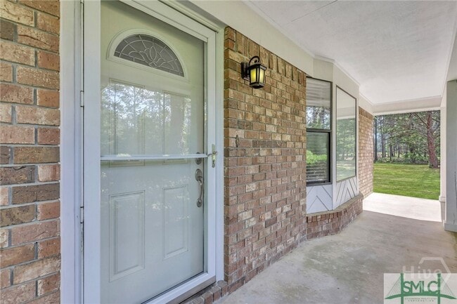 Building Photo - 103 Maple Dr