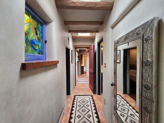 Building Photo - 770 Acequia Madre