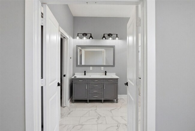 Building Photo - 6728 Parker Grv Ln