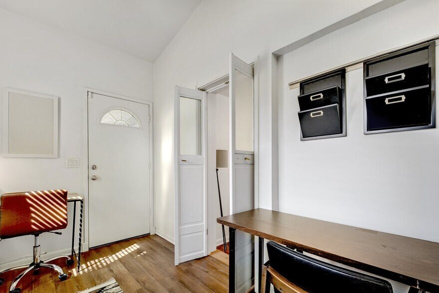 Building Photo - 1813 Dexter St