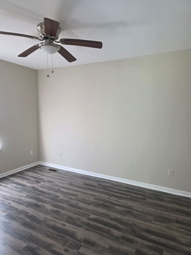 Building Photo - Blairville Court