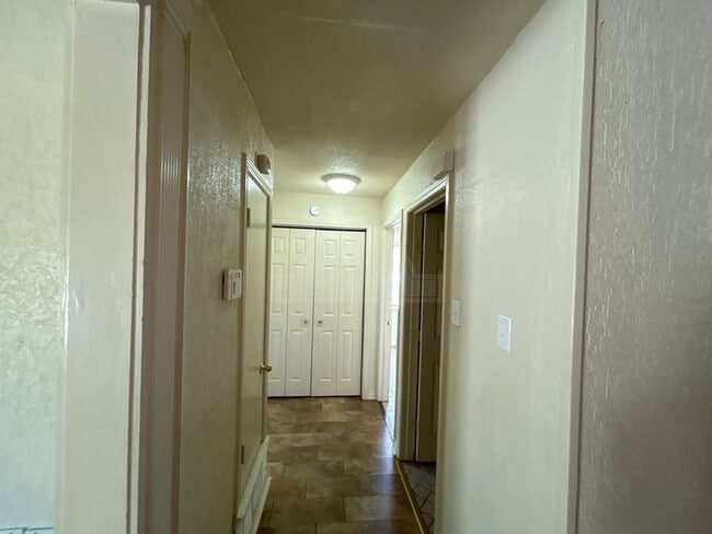 Building Photo - 801 Carmen St