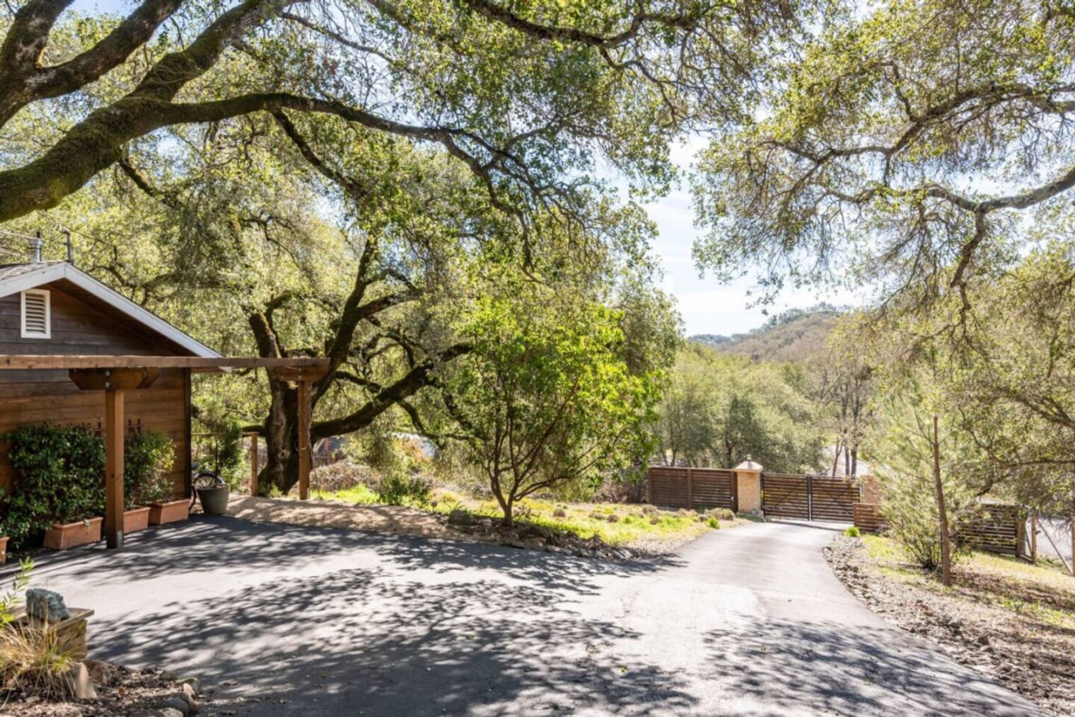 Building Photo - 9410 Chalk Hill Rd