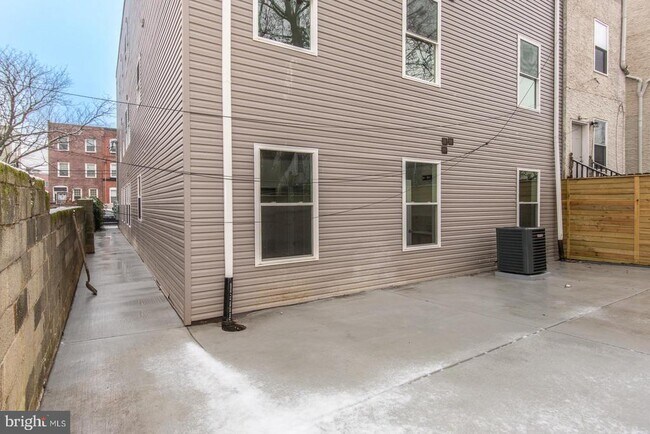 Building Photo - 315 N Preston St