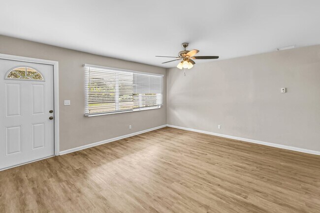 Building Photo - 319 Sw 9Th Ave