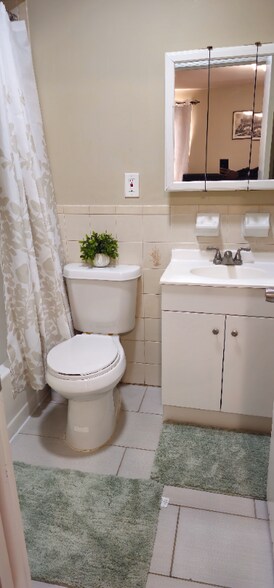 Building Photo - 312 Bond St