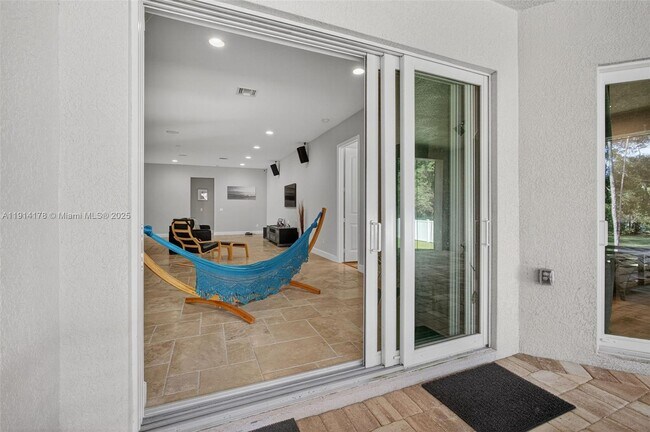 Building Photo - 18369 Mellen Ln