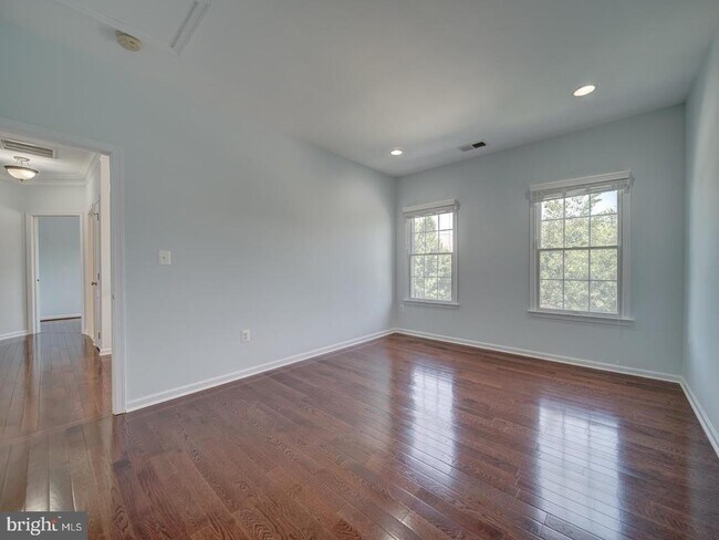 Building Photo - 43320 Barnstead Dr