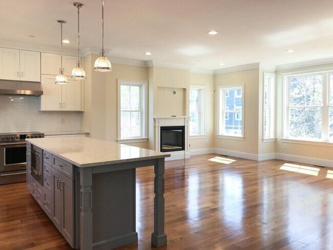 Building Photo - 43 Mansfield St