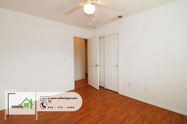 Building Photo - 2875 Tropicana Ct