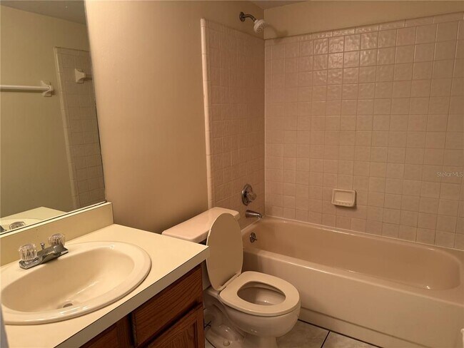 Building Photo - 5721 SW 10th Pl