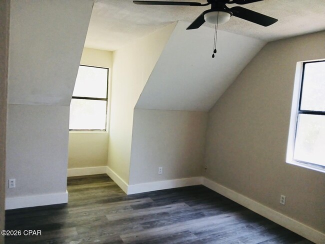 Building Photo - 1825 Watkins Ave