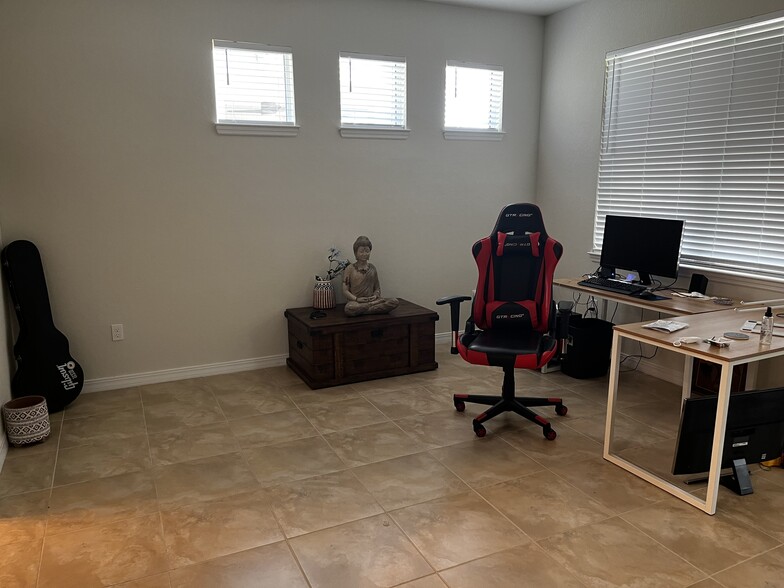 Loft / Dining room / Office main level behind Living room - 1418 Evergreen Ter