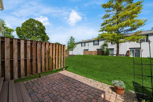 Building Photo - 5052 Stoneybrook Blvd