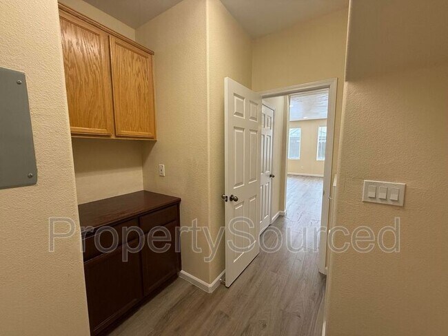 Building Photo - 1830 Persimmon Way