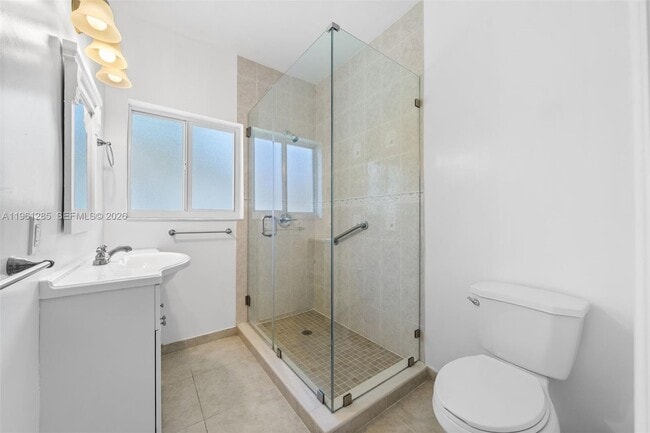 Building Photo - 404 N Shore Dr