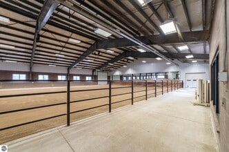 Building Photo - 1200 S Shepherd Rd