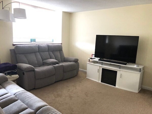 Building Photo - 200 Market St