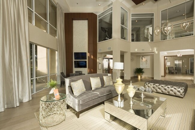 Building Photo - 5800 Woodway Dr