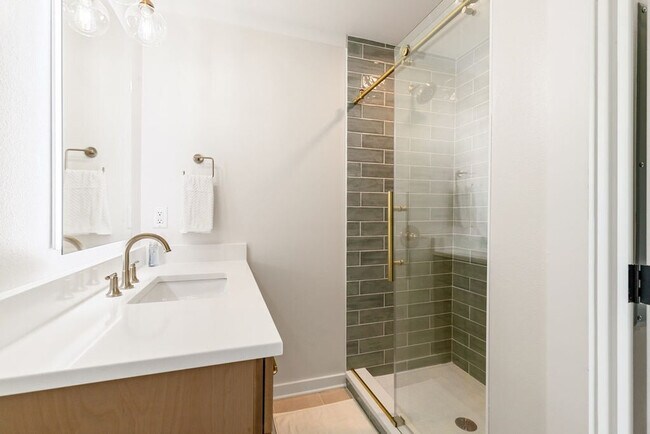 Building Photo - 100 S Spooky Ln