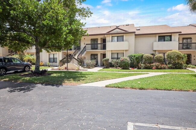 Building Photo - 3340 Lucerne Park Dr